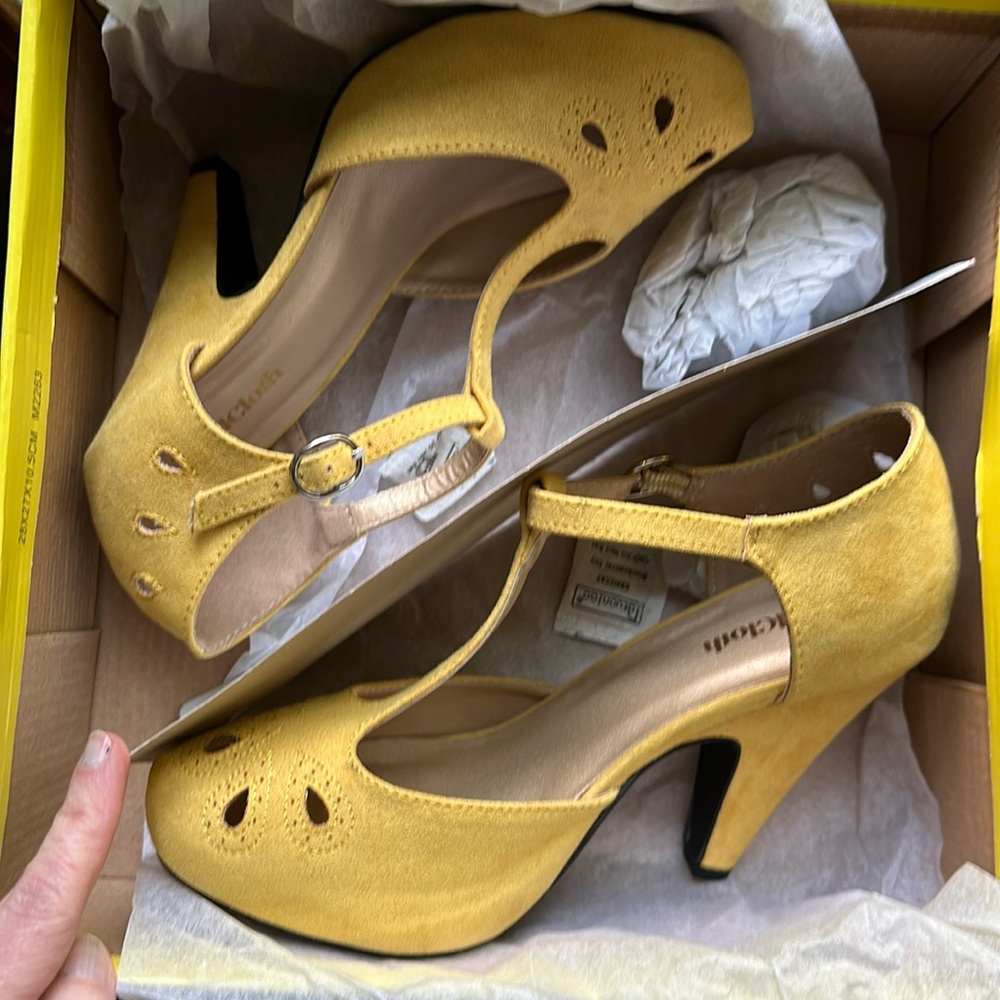 Modcloth “zest is history” suede heels